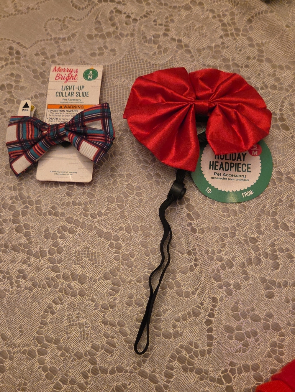 Red and Green Plaid Light-Up Collar Slide